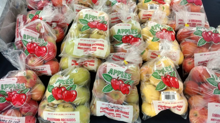 Apples 3lb bags.jpg Apples 3lb bags.jpg Thumbnail